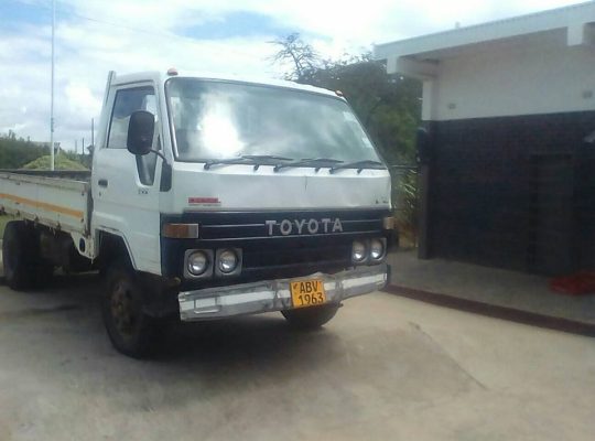 TOYOTA DYN 3 tonne