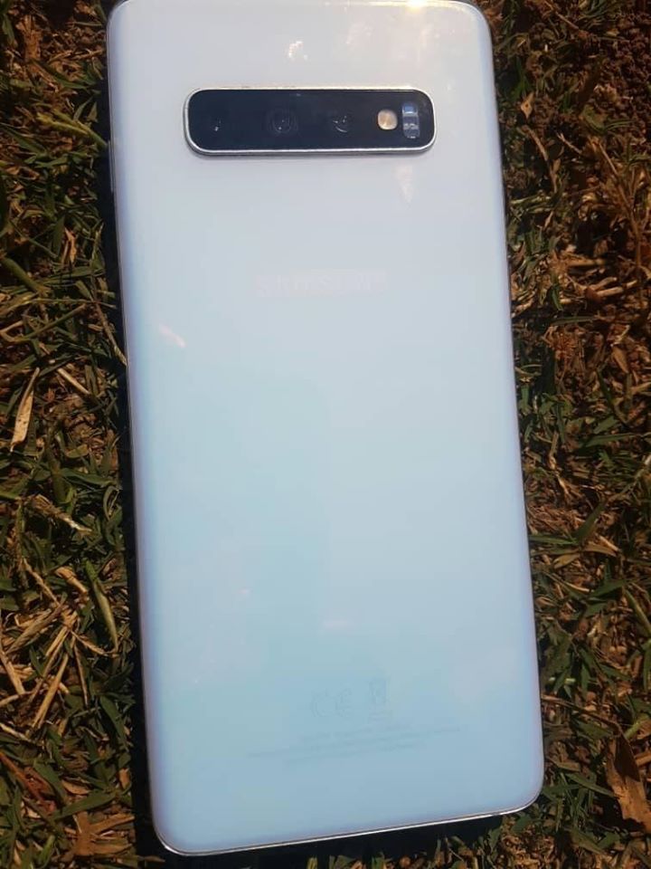 SAMSUNG S10 for sale
