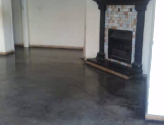 Zimre Park – 2 inside rooms for rent.