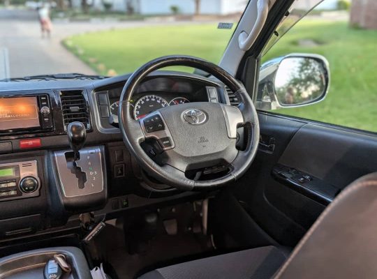 Toyota quantum super GL