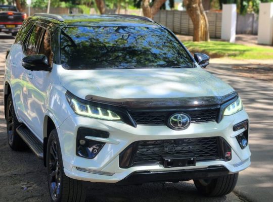 Toyota Fortuner GR SPORT